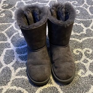 UGGS, grey, Size 6
